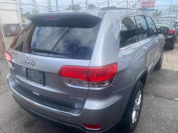 ¡Guau! Un Jeep Grand Cherokee 2015 con 111,246 millas - queens - $13,495 (Middle Village)63654707866241123