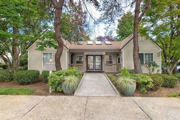 $1,495 / 1br - 605ft2 - Lavadora y Secadora en Casa, Ventilador de Techo, Cochera y Estacionamiento Fuera de la Calzada (Everett)63688443929859124