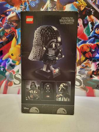 New LEGO Star Wars: Darth Vader Helmet Collection w/ Stand 1