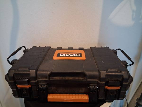 Ridgid Pro stackable toolbox 1