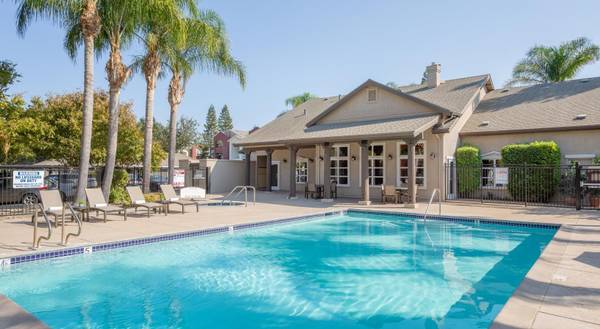 $1,729 / 1br - 821ft2 - Tot Lot, Oversized Walk-In Closets, Garages Available (1975 Maxwell Ave , Woodland, CA)63919371773443121