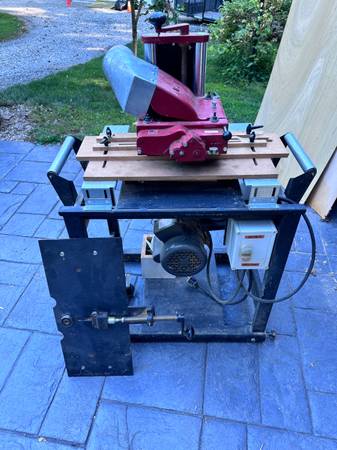William HusseyMolder Planner with Curve Molding jig and Knives 1