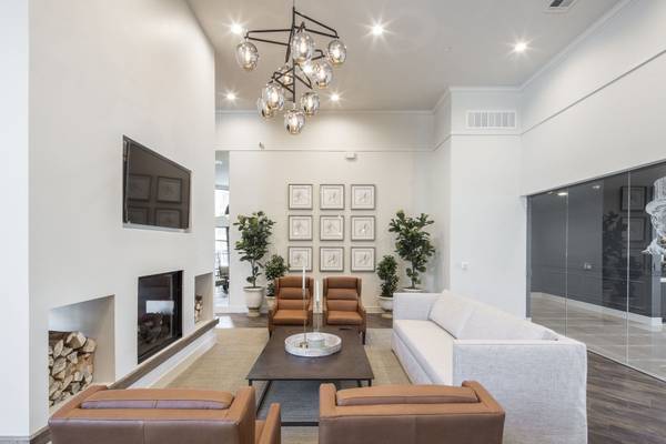 The perfect downtown location for your urban style 1 BD, 1 BA! 1