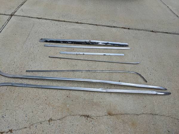 CHEVROLET 1958 stainless mouldings 1