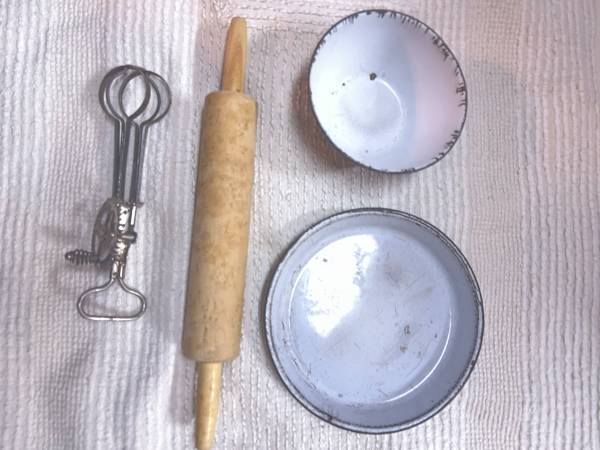 Vintage Kitchen Utensils 1