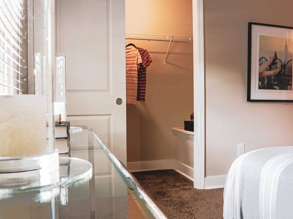 2bed 1.5b, w/d hookup in unit, private yard area, pet friendly 1