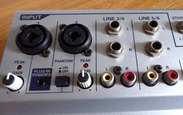 EDIROL M-100FX 10-channel mixer with built-in digital effects and