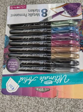 8-Metallic Permanent Markers 1