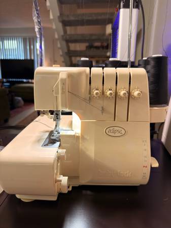 Baby Lock Eclipse DX (BLE1DX) Serger 1