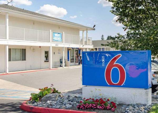 $599 / 1br - 2 Queen Beds or 1 King >> FLAT WEEKLY RATE - All-Inclusive Rate (Tacoma South)63891324725250123