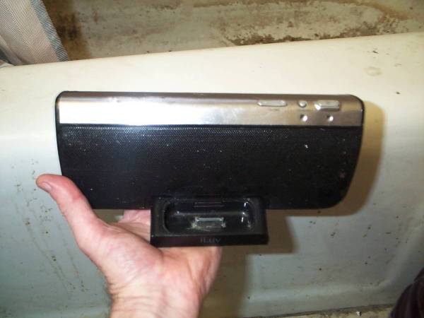 IPOD Docking Station iLuv i189BLK Stereo Speaker Play Charge Speakers 1