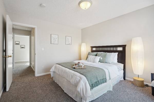 $1,475 / 2br - 960ft2 - Updated Town Home Leasing for October 10th (( $99 Deposit )) (NE Cedar Rapids)63942847361411122