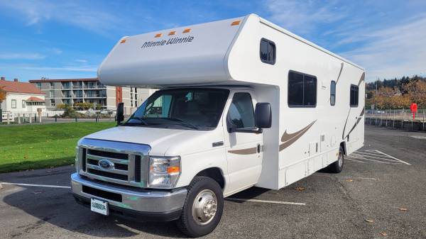 2021 WINNEBAGO MINNIE WINNIE 328QR 1