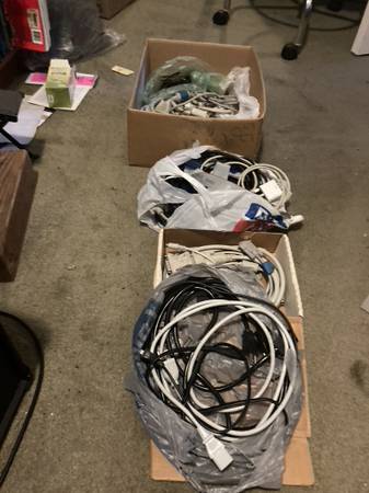 VINTAGE CABLES, ADAPTORS & POWER CHORDS 1