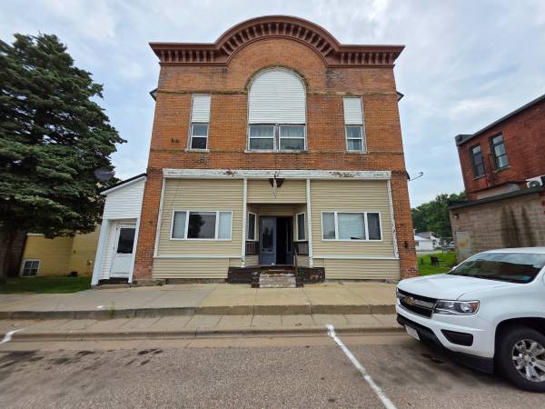 $750 / 2br - $750|2Bd 1 Ba| 117 N Church St Unit 2| Available Now! (Alma Center)63845959018115120
