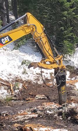 Hydraulic breakers, demo hammers, for rent 1