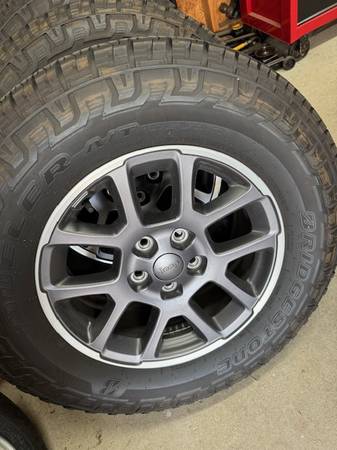 Jeep Gladiator Wheels and Tires 1
