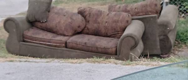 Free sofas 1