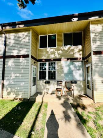 1 Beautiful 3BR/1.5BA Townhouse for Rent – Move-in Ready! 1