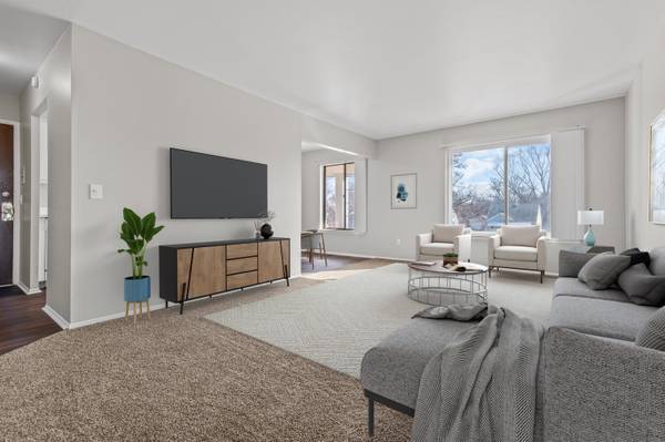 $1,369 / 2br - 1200ft2 - Secured Entry with Intercom, Laundry Facility, 2/bd (27435 Greenfield Road, Southfield, MI)64018941891075120