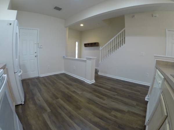 $1700.00 / 3br - 1584ft2 - 3 Bedroom Townhome FOR RENT in Gated Wynchase of Fore Ranch63899259940611122