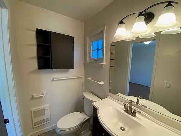 $910 / 1br - Serene Apartment Near Downtown Aptos & Transit (aptos)63813716032513124