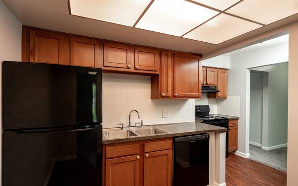 $1,585 / 2br - Huge 2 Bedroom Apartment in Amherst / Fountainview East Apartments (Amherst)63925203174402122