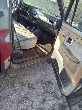 1987 Chevy long wheelbase truck strong drivetrain but needs other work because i - $3,500 (Houston)63622209157123124