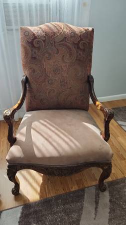 Sitting chairs 1
