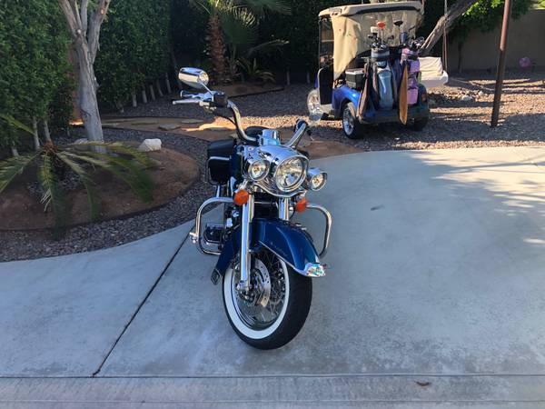 ROAD KING CLASSIC HARLEY '05 - $9,500 (Palm Springs)62957307319939121