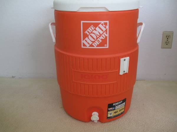 Igloo 10 gal container 1