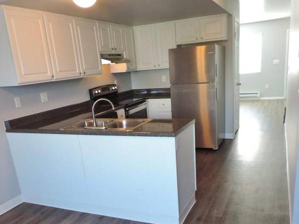 $2,100 / 3br - 1130ft2 - Barbeque and Picnic Area, Beautiful Park-like Setting (Oro Blanco & N. Carefree)63658179553283120