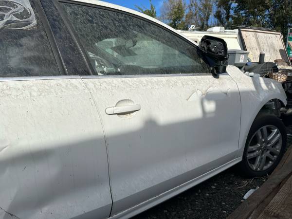 2011-2018 Volkswagen Jetta Front Passenger Right Door 1