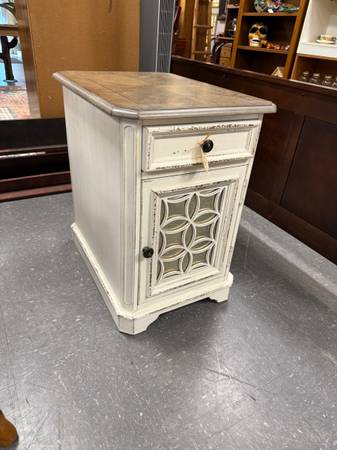 ♦♦ Modern Shabby Chic Side Storage Cabinet Accent Table Nightstand ♦♦ 1
