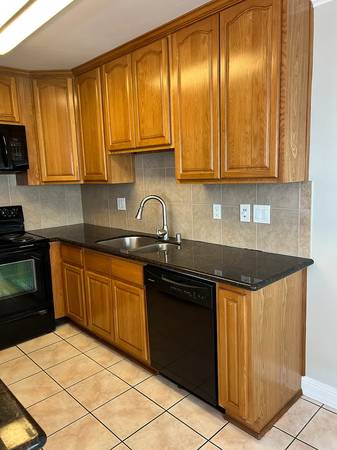$1,435 / 1br - 1-bathroom unit in a one story 4-Plex (santa clara)64055523780481123