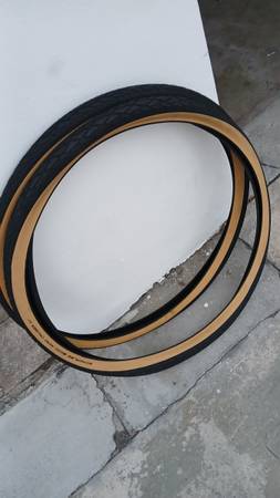 Schwalbe 28x1.75 Tires 1