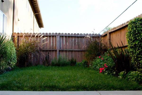 $2,830 / 2br - 885ft2 - Management on-site, Over 8 acres of lush grounds & green courtyards (Ventura)63800403159041124