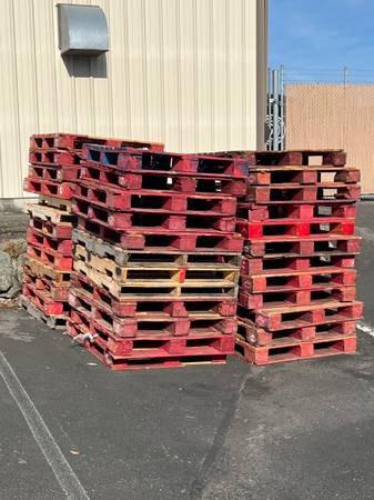 Free Pallets still available 1