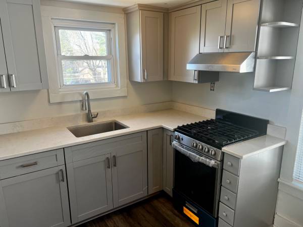 $1,600 / 2br - 1000ft2 - 2 bedroom apt walk to stores & shopping close to ESU/LVH (60 Brown Street)63951425473922120