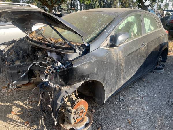 Hyundai 2014 Elantra GT 2WD Hatchback 4CYL 2.0 For Parts 1