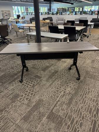 Nesting Table with Black Base 1