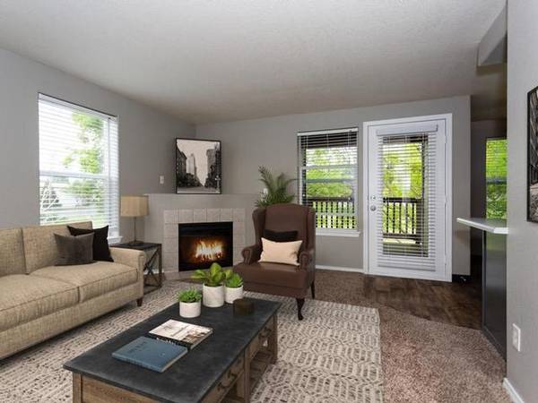 $1,650 / 2br - 871ft2 - Everything You Need. All Right Here.63672564926339121