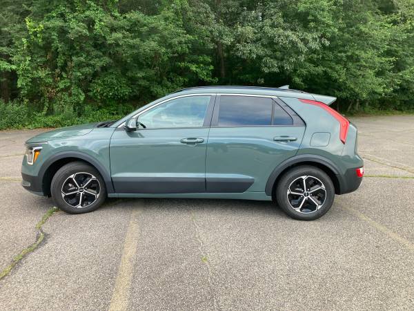2023 Kia Niro EX – Cityscape Green – 32,151 Miles - $24,575 (Dedham, MA)63615314604417122