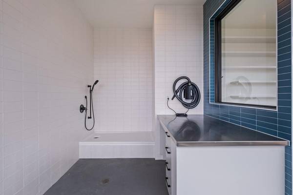 $1,460 / 406ft2 - Omita el largo trayecto - Estudio cerca del tren ligero (Lynnwood)63688462282883124