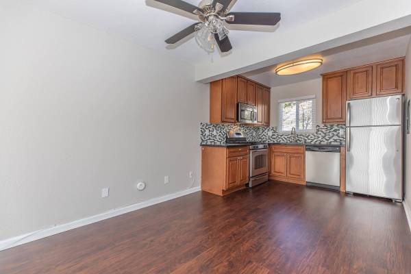 $2,280 / 2br - 825ft2 - 2BD 1BA, Public Parks Nearby, Skylight (lafayette / orinda / moraga)63695822057603122