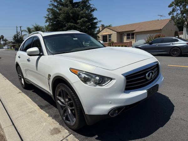 2012 Infiniti fx35 - $7,400 (Bell gardens)62938476395011122