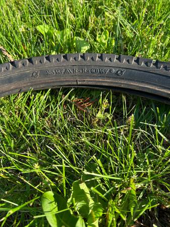 Neumático de bicicleta Swallow - $10 (Bay View)63471071908867121