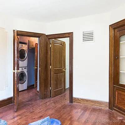 $3,800 / 2br - ESPACIOSO Y LUMINOSO DE 2 DORMITORIOS + ESTUDIO AL ESTILO RAILROAD 2,5 TRENES (Prospect Lefferts)63661255732739124