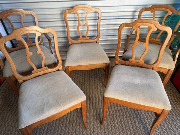 Super Cute Vintage 5 piece Wood chair set for Sale 1
