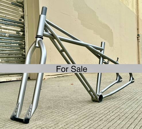 2024 SE QUADANGLE Frame & forks 1